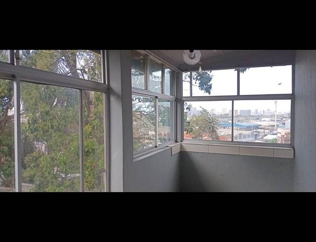5 BEDROOM HOUSE FOR SALE IN WINDERMERE
